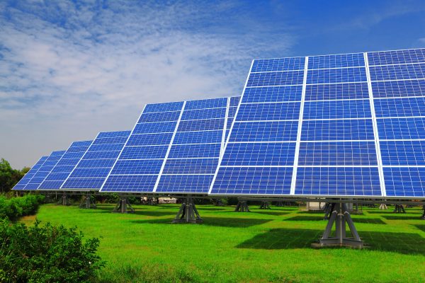 تولید انرژی خورشیدی برای تأمین سهم عمده انرژی پاک